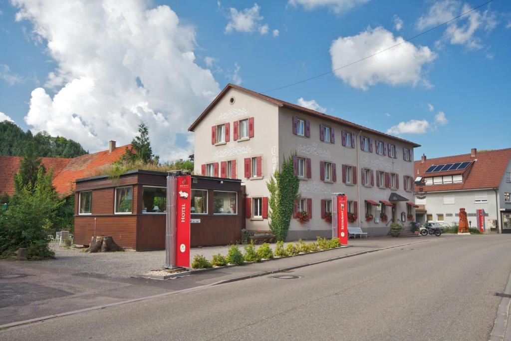 Gasthof Und Pension Zum Kreuz Lautenbach Buitenkant foto